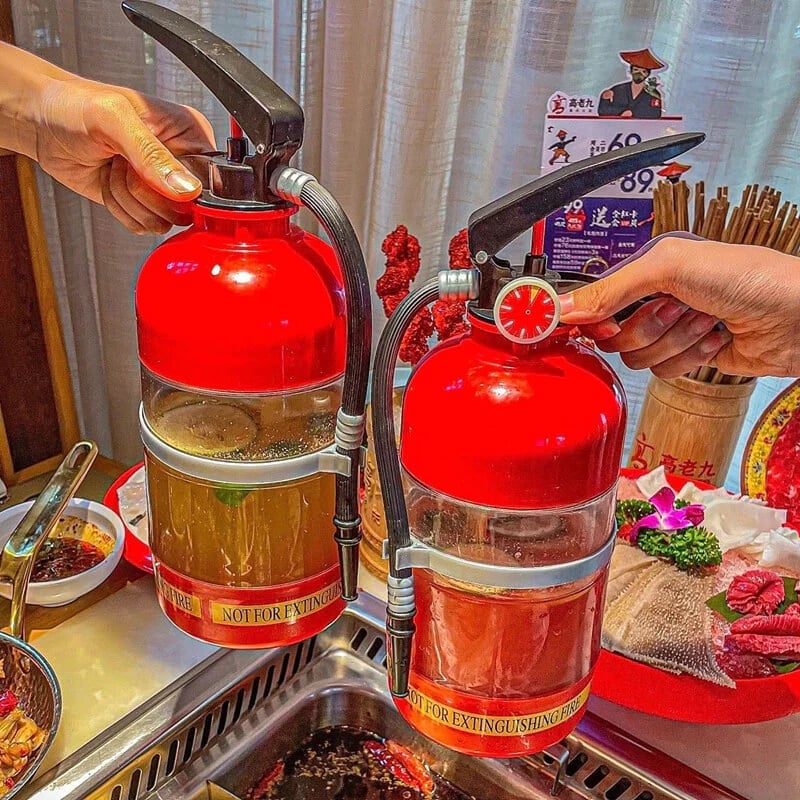 🥳2026 HOT SALE🥳💞50K+ SOLD!🧯🍻 50% OFF! Fire Extinguisher Beer Tub – 2L capacity. hand‑press dispenser. Unique design. keeps drinks fresh. Perfect for football parties & garden gatherings. 🏆⚽