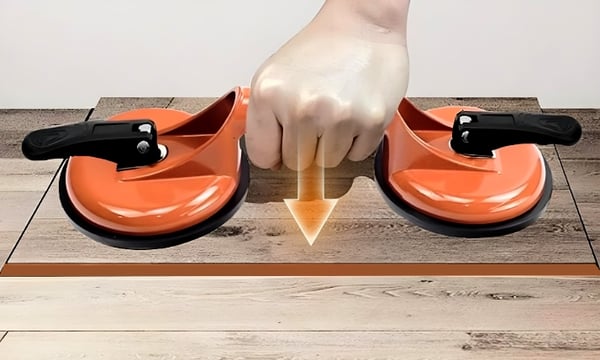 Double Suction Cup Floor Gap Repair Tool – Easy Gap Closing Device for Hardwood & Laminate Floors