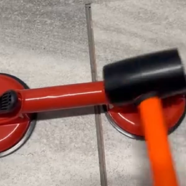 Double Suction Cup Floor Gap Repair Tool – Easy Gap Closing Device for Hardwood & Laminate Floors