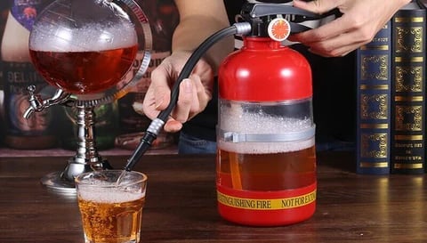 🥳2026 HOT SALE🥳💞50K+ SOLD!🧯🍻 50% OFF! Fire Extinguisher Beer Tub – 2L capacity. hand‑press dispenser. Unique design. keeps drinks fresh. Perfect for football parties & garden gatherings. 🏆⚽